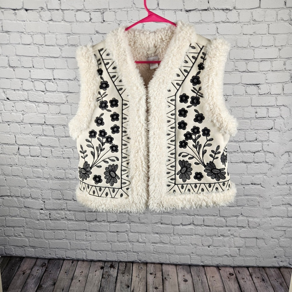 House of Harlow 1960 Faux Shearling Embroidered Floral Vest Ivory Black OS